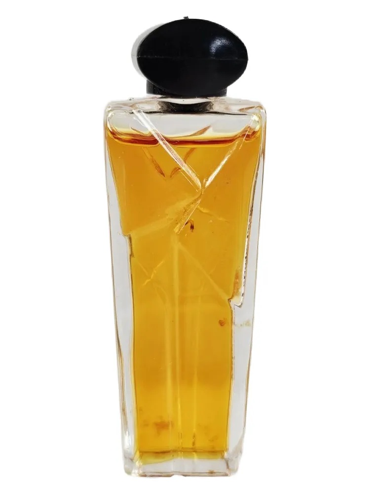 Guy Laroche Clandestine bottle